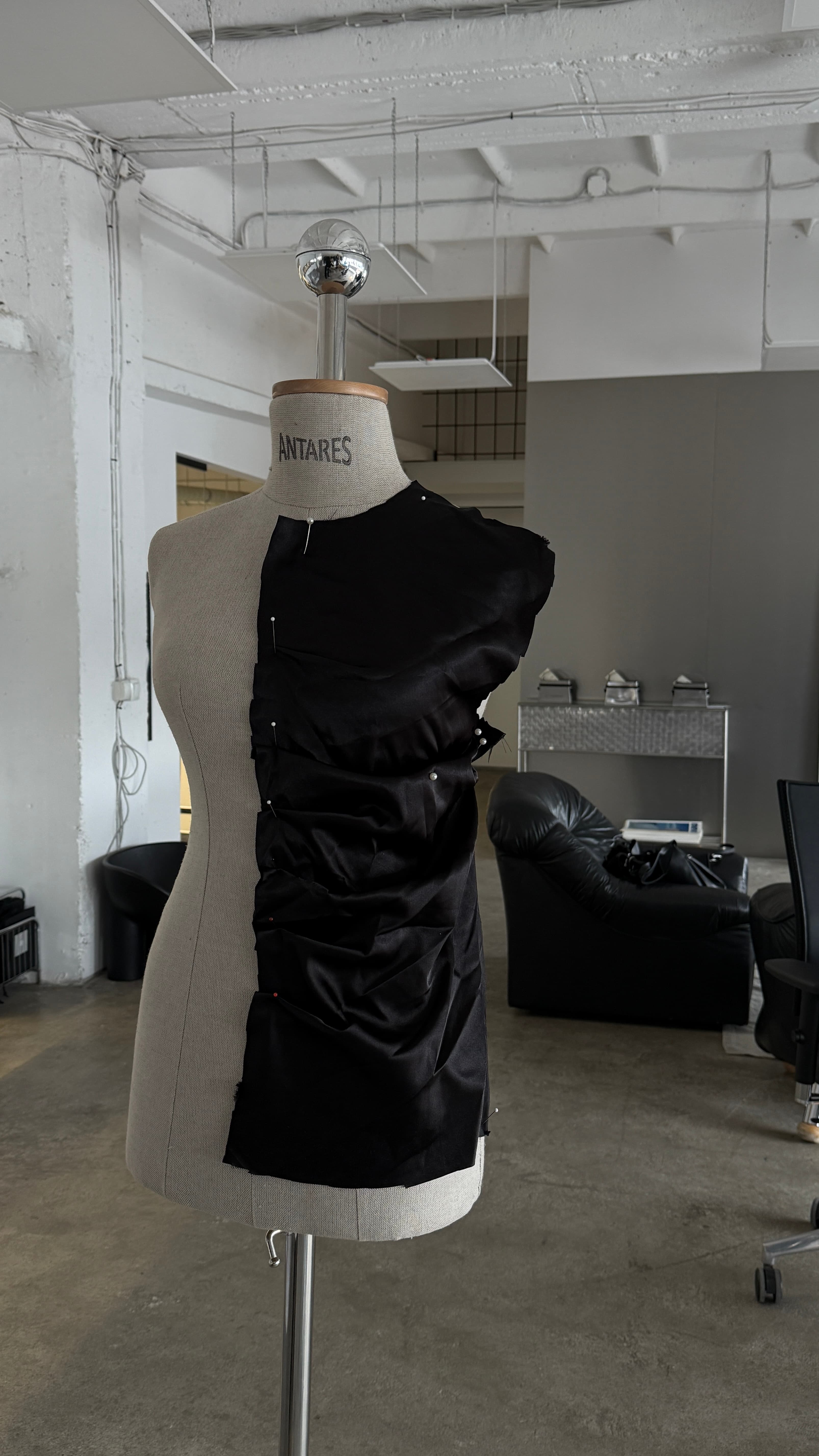 NAWARA.CO bespoke 1/1 made-to-order piece